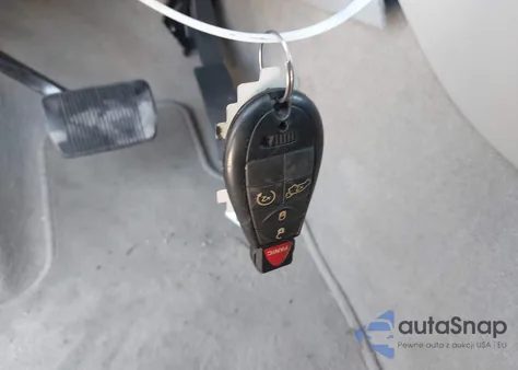 2012 Jeep Grand Cherokee Laredo z USA, uszkodzony, nr VIN 1C4RJEAT3CC305733